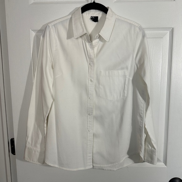 DailyLook white blouse, size small, button front, long sleeve, collar, fall - Picture 1 of 7